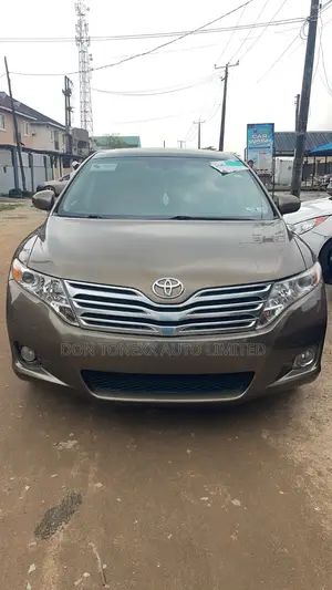 Toyota Venza XLE 2010 Brown