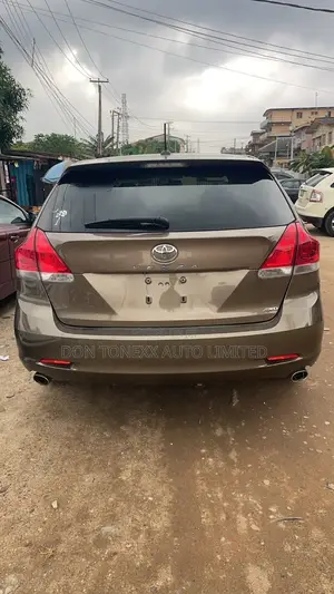 Toyota Venza XLE 2010 Brown