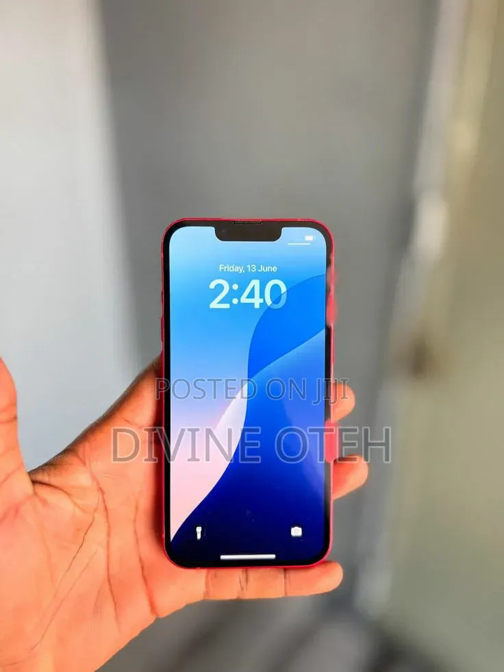 Apple iPhone 13 128 GB Red