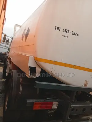 Mercedes 1820 Straight Engine 6 Tyres
Aluminium Water Tanker