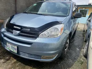 Toyota Sienna 2005 Blue