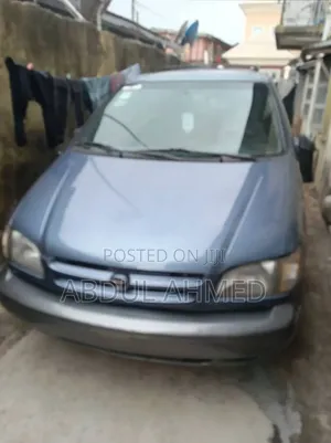 Toyota Sienna 2001 Blue