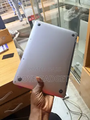 Laptop Apple MacBook Pro 2017 8GB Intel Core i5 SSD 256GB