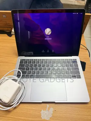 Laptop Apple MacBook Pro 2017 8GB Intel Core i5 SSD 256GB