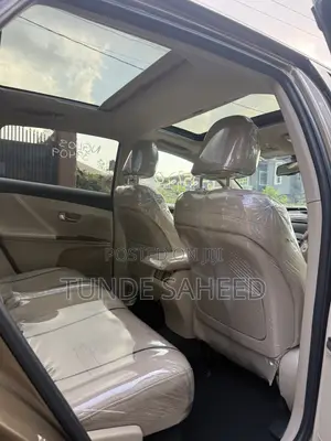 Toyota Venza XLE 2010 Brown