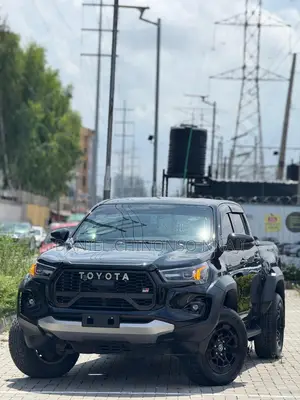 Toyota Hilux 2024 Black