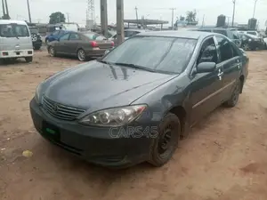 Toyota Camry LE 4dr Sedan (2.4L 4cyl 5M) 2003 Beige