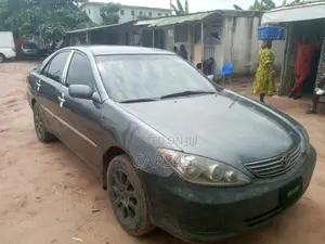 Toyota Camry LE 4dr Sedan (2.4L 4cyl 5M) 2003 Beige