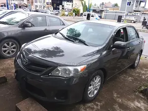 Toyota Corolla L 4dr Sedan (1.8L 4cyl 5M) 2012 Gray