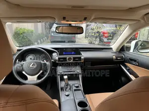 Lexus IS 2015 Off white