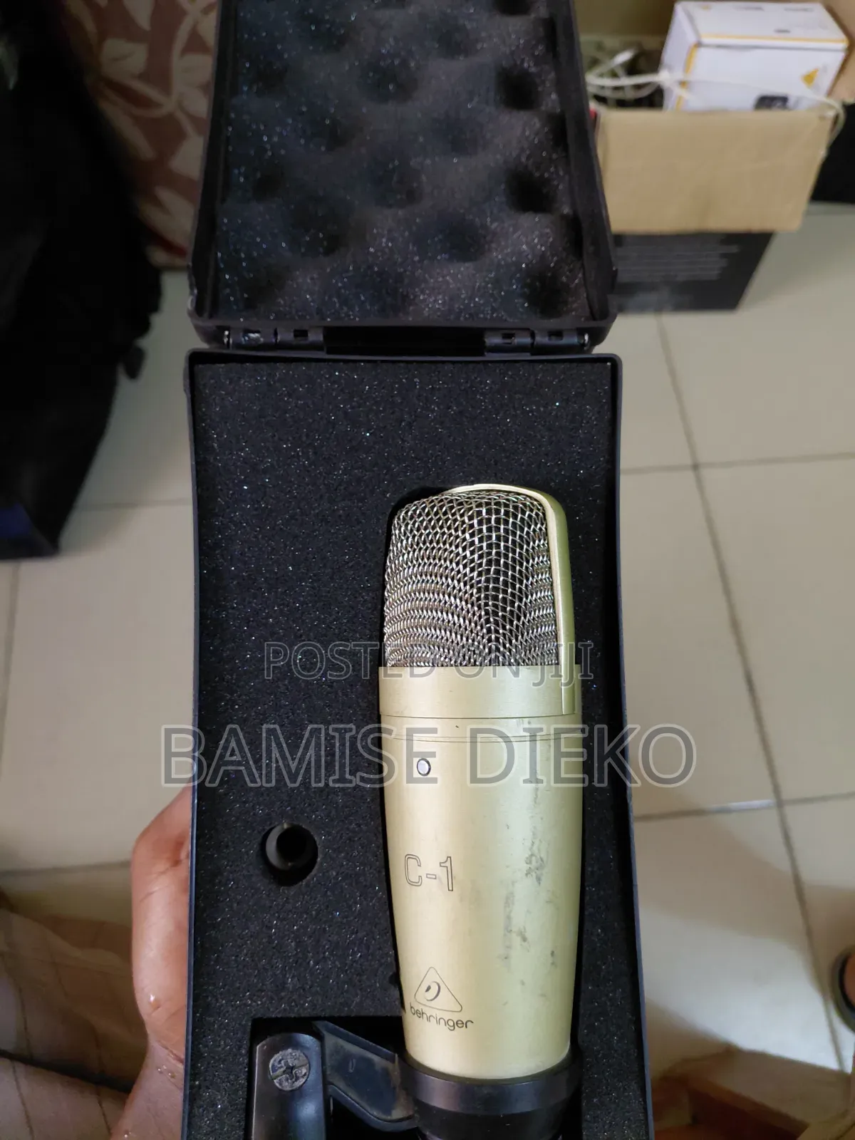C1 Behringer Mic