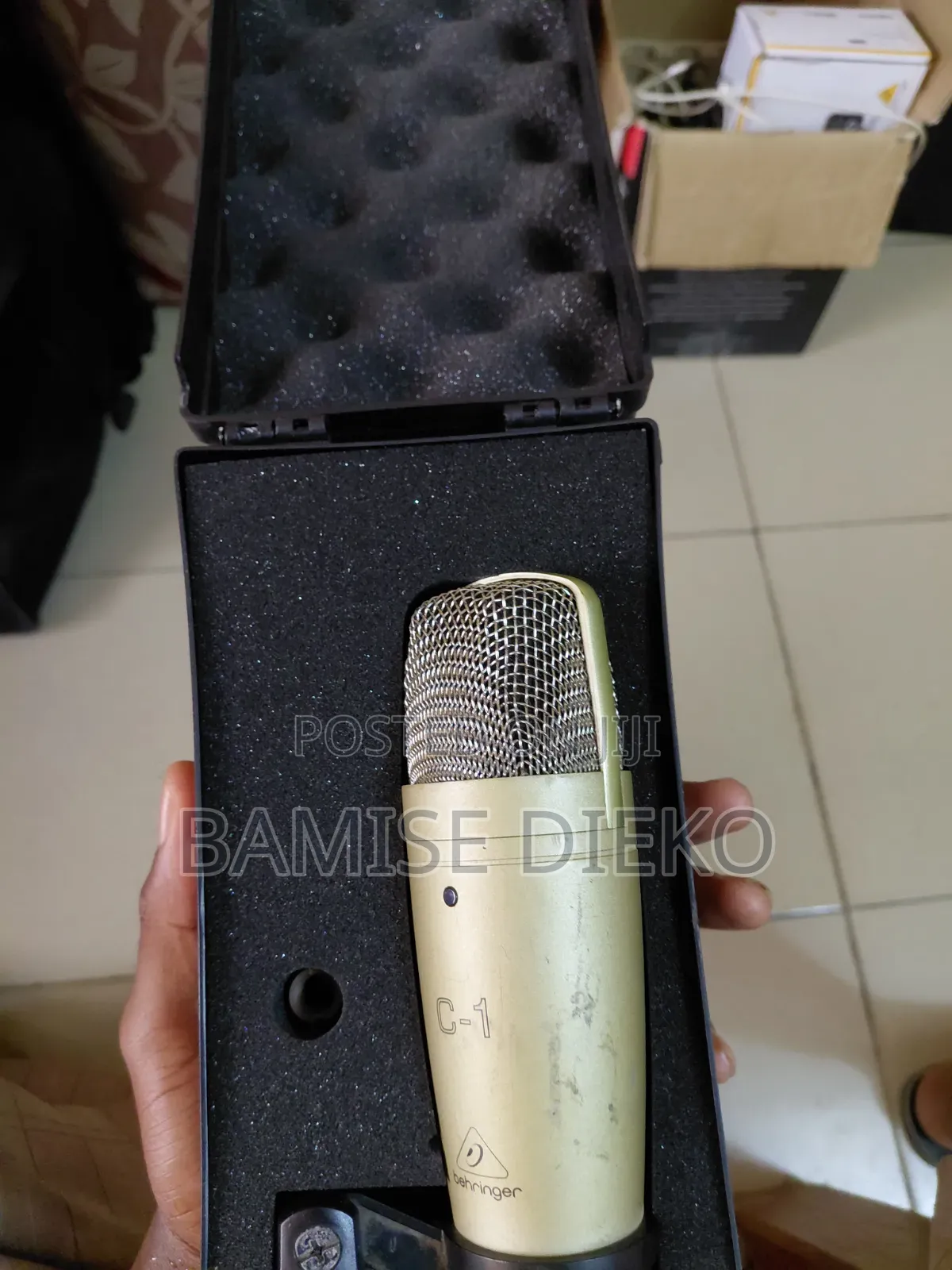 C1 Behringer Mic