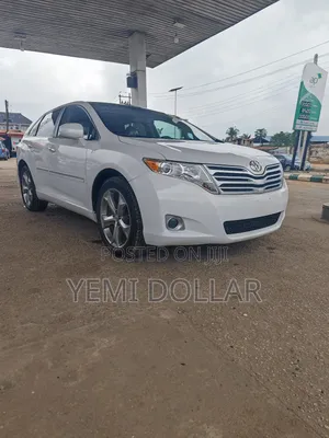 Toyota Venza AWD 2010 White