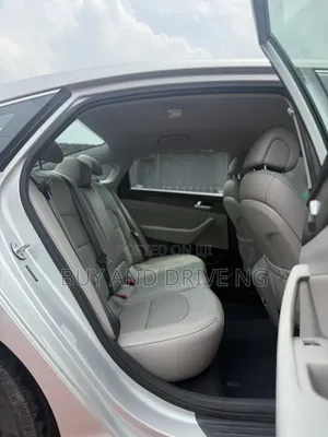 Hyundai Sonata SE 4dr Sedan (2.4L 4cyl 6A) 2015 Silver