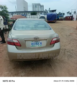 Toyota Camry 2006 Gold