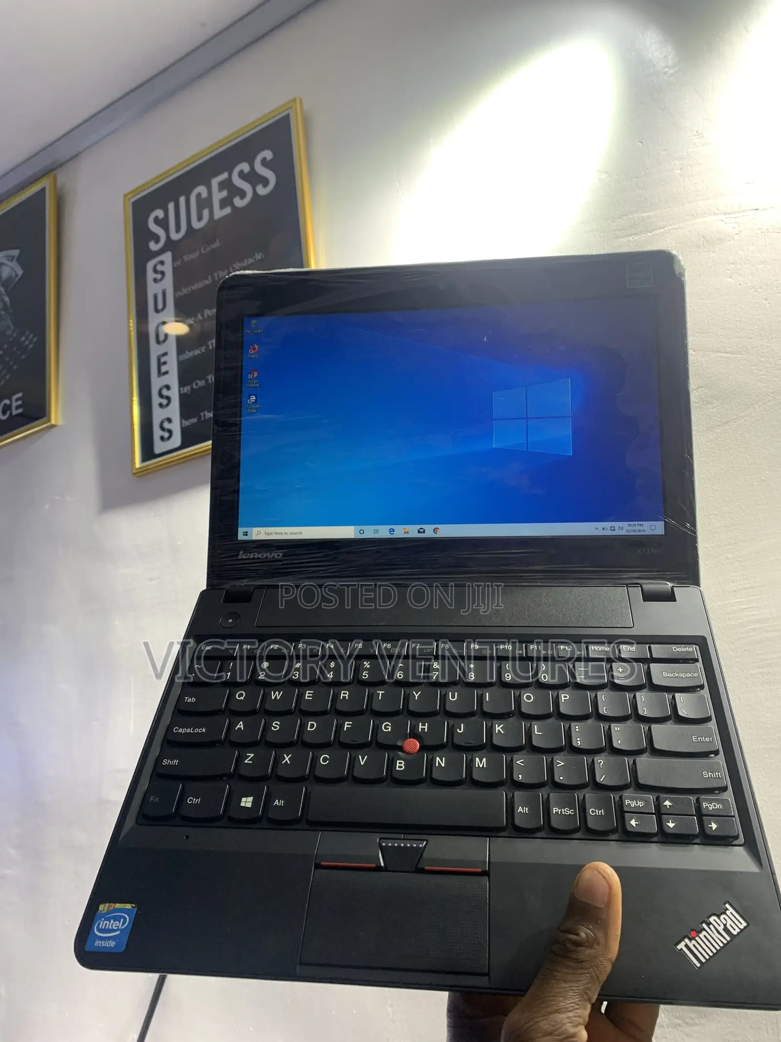 Laptop Lenovo ThinkPad X131e 4GB Intel Celeron HDD 320GB