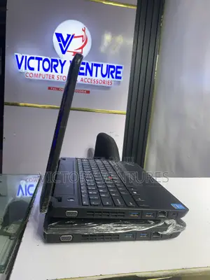 Laptop Lenovo ThinkPad X131e 4GB Intel Celeron HDD 320GB