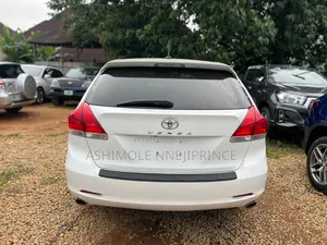 Toyota Venza XLE 2011 White