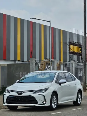 Toyota Corolla SE 2021 White