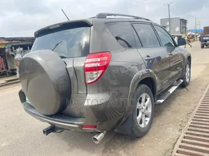 Toyota RAV4 Limited 2011 Gray