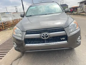 Toyota RAV4 Limited 2011 Gray