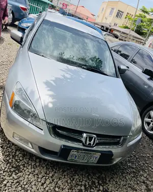 Honda Accord 2005 Silver