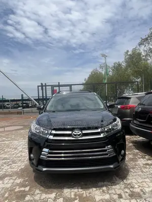 Toyota Highlander XLE 4x2 V6 (3.5L 6cyl 8A) 2018 Black