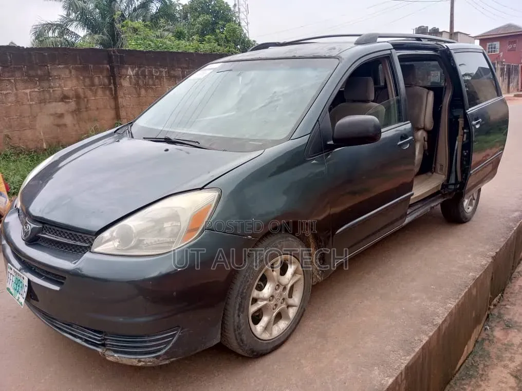 Toyota Sienna 2005 Gray