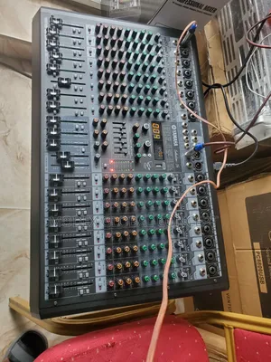 Yamaha 16-Channel Professional Console Mixer