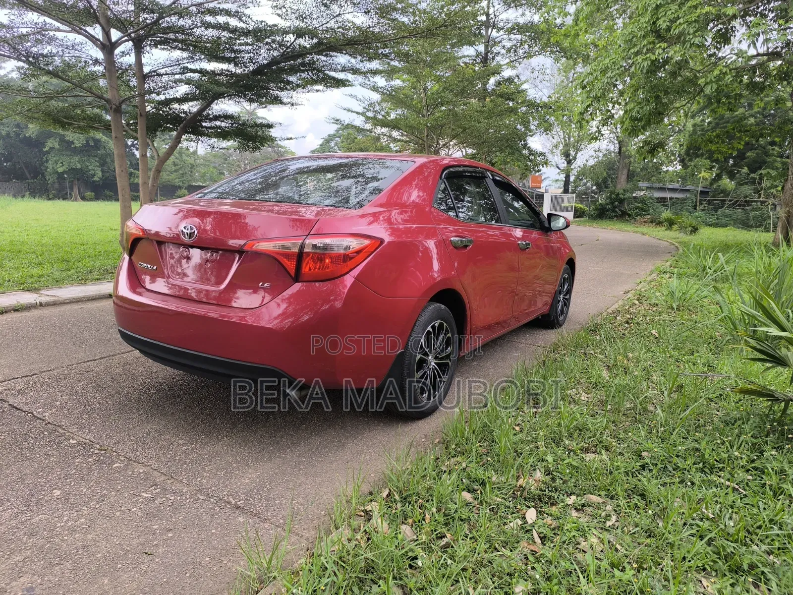 Toyota Corolla LE Eco (1.8L 4cyl 2A) 2019 Red