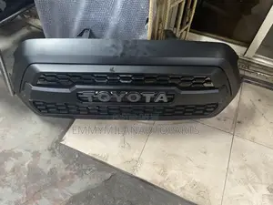 Front Gille Toyota Tacoma 2019