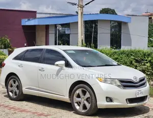 Toyota Venza XLE AWD V6 2013 Off white