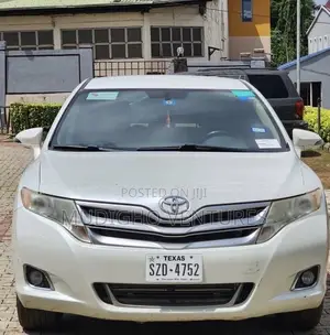 Toyota Venza XLE AWD V6 2013 Off white