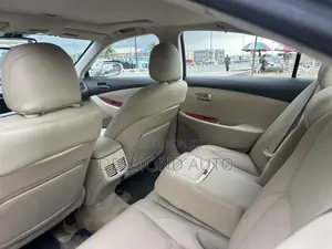 Lexus ES 350 2010 Gold