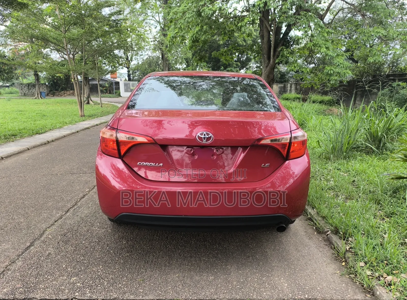 Toyota Corolla LE Eco (1.8L 4cyl 2A) 2019 Red