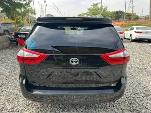 Toyota Sienna XLE 7-Passenger 4dr Minivan AWD (3.5L 6cyl 6A) 2015 Black