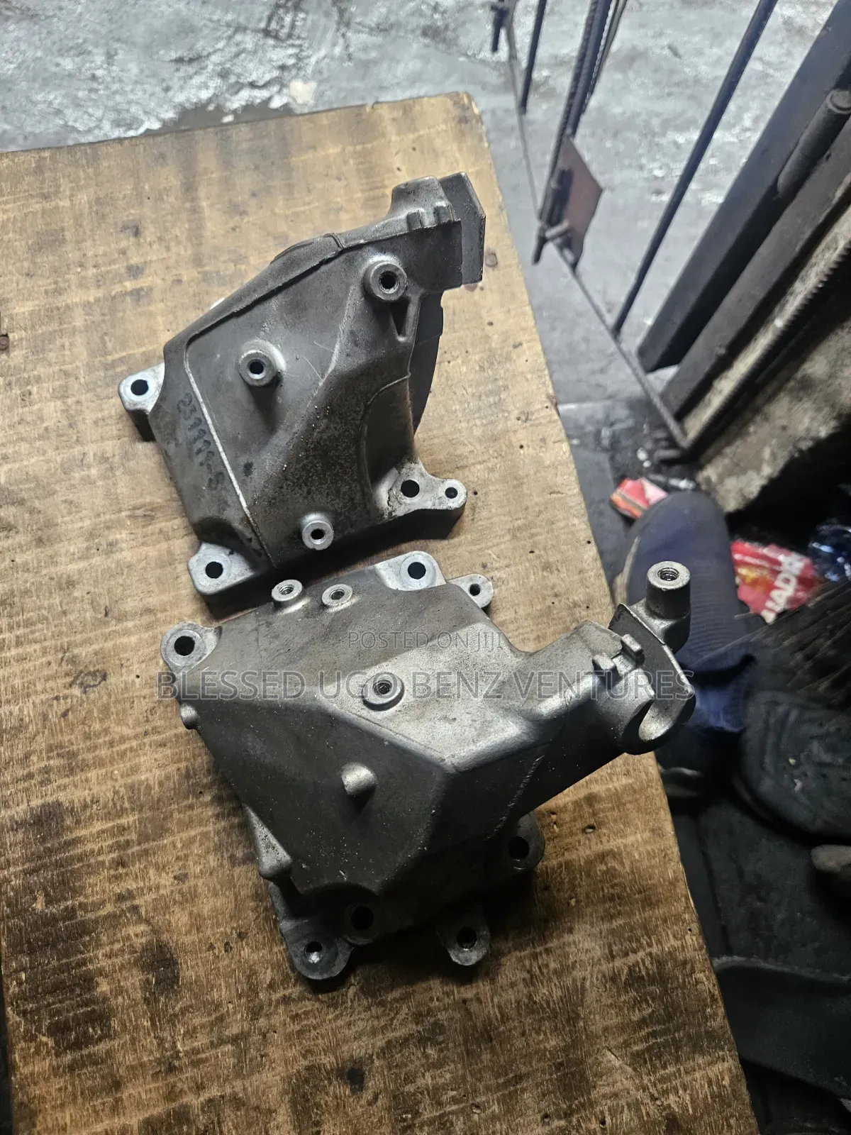 Engine Hanger M166