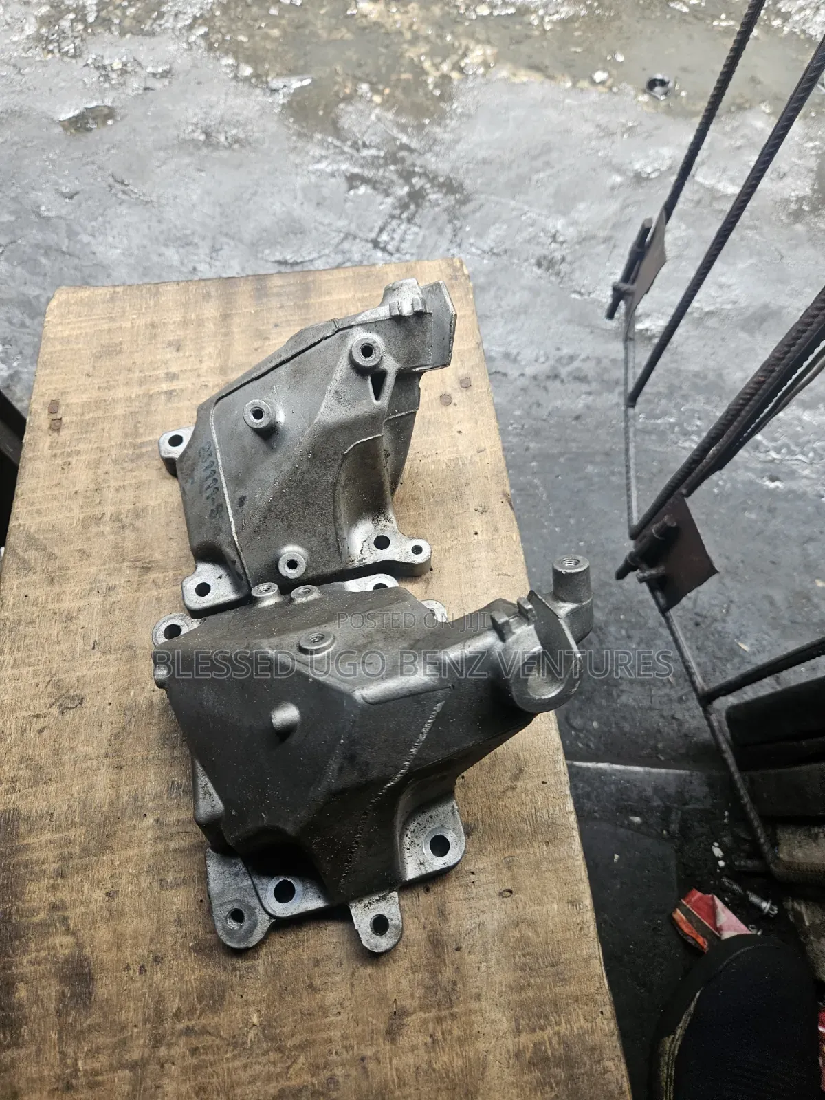 Engine Hanger M166