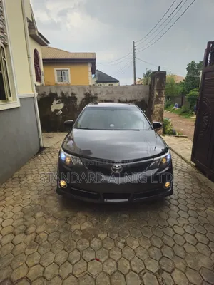 Toyota Camry SE 4dr Sedan (2.5L 4cyl 6A) 2012 Gray