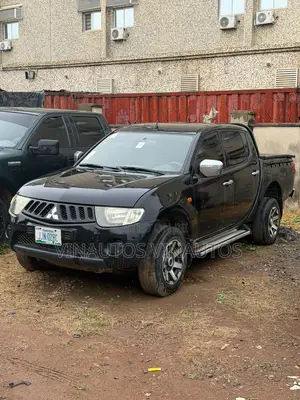 Mitsubishi Dyna Truck 2009 Black