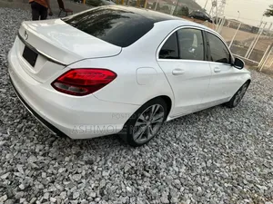 Mercedes-Benz C300 Base Sedan RWD (2.0L 4cyl 7A) 2016 White