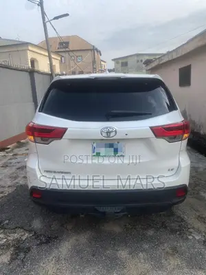 Toyota Highlander LE 4x4 V6 (3.5L 6cyl 8A) 2017 White