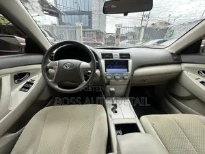 Toyota Camry LE 4dr Sedan (2.4L 4cyl 5A) 2009 Gold
