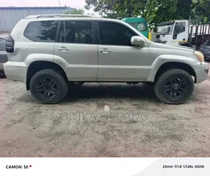 Lexus GX 470 2004 Gold