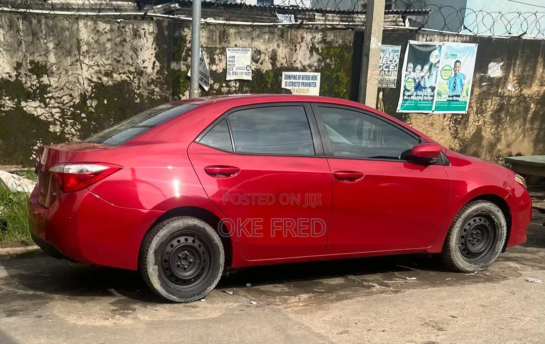 Toyota Corolla 2016 Red