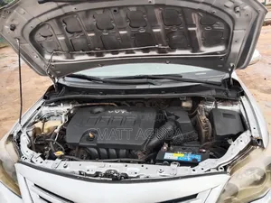 Toyota Corolla 2012 Silver