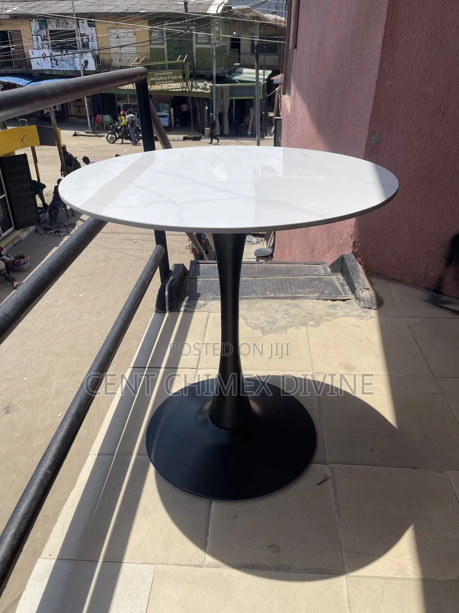 70/70 White Top Marble Table