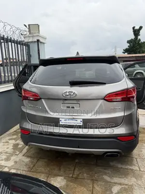 Hyundai Santa Fe Limited 4dr SUV AWD (3.3L 6cyl 6A) 2015 Gray