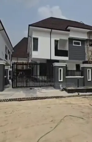 4bdrm Duplex in Plantation City, Warri for sale