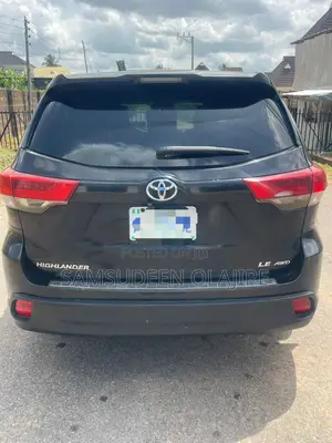 Toyota Highlander LE 4dr SUV AWD (3.5L 6cyl 6A) 2014 Black